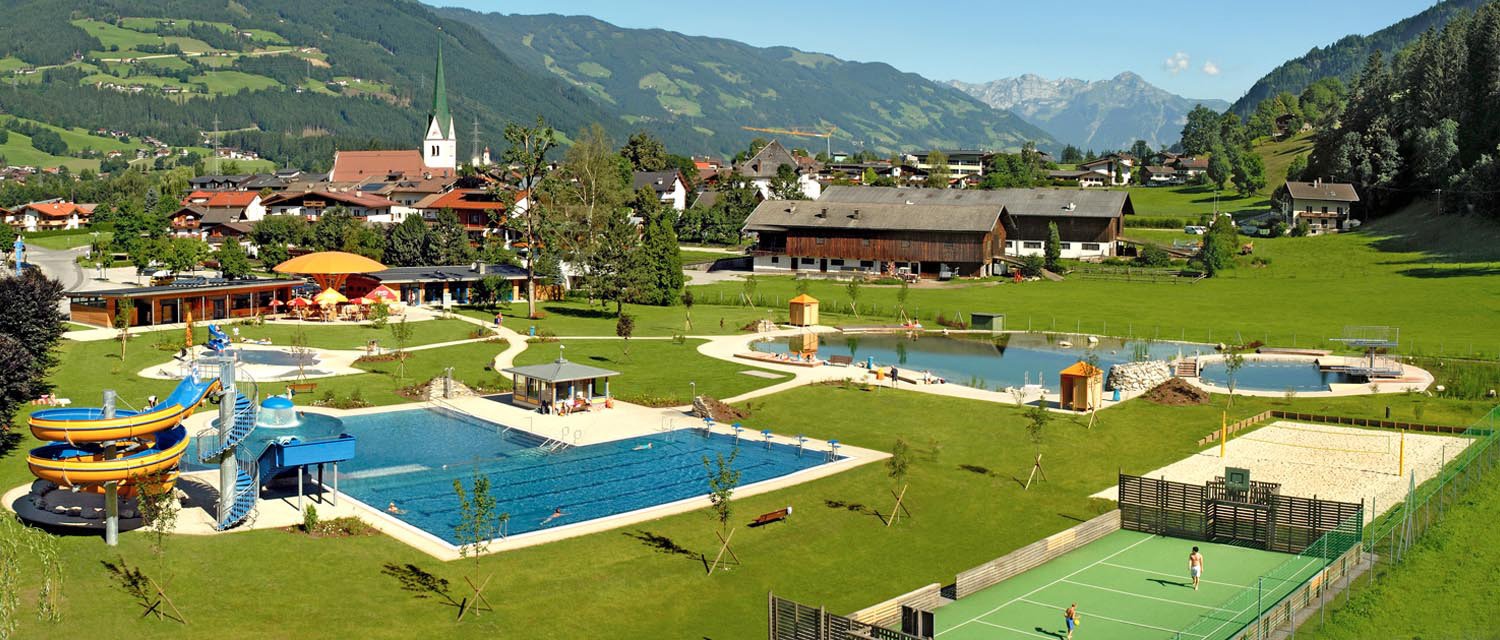 Freibad Sommer Liegewiese Zillertal