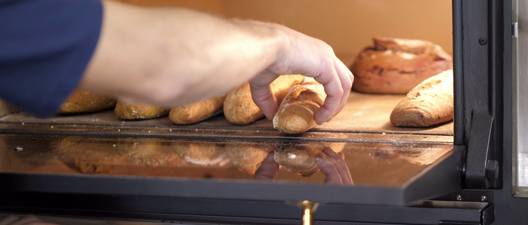Frisches Brot aus dem Ofen 