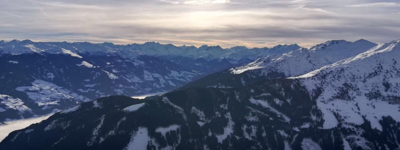Winter-Berg-Panorama Skigebiet Hochzillertal