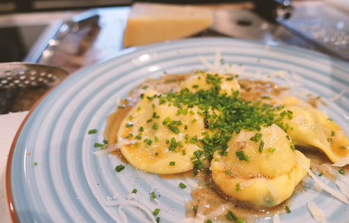 Schlutzkrapfen mit Nussbutter