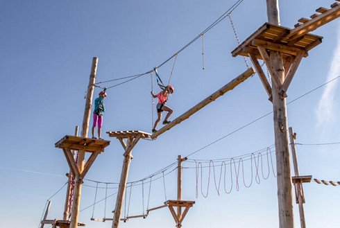 Kinder im Hochseilgarten am Spieljoch