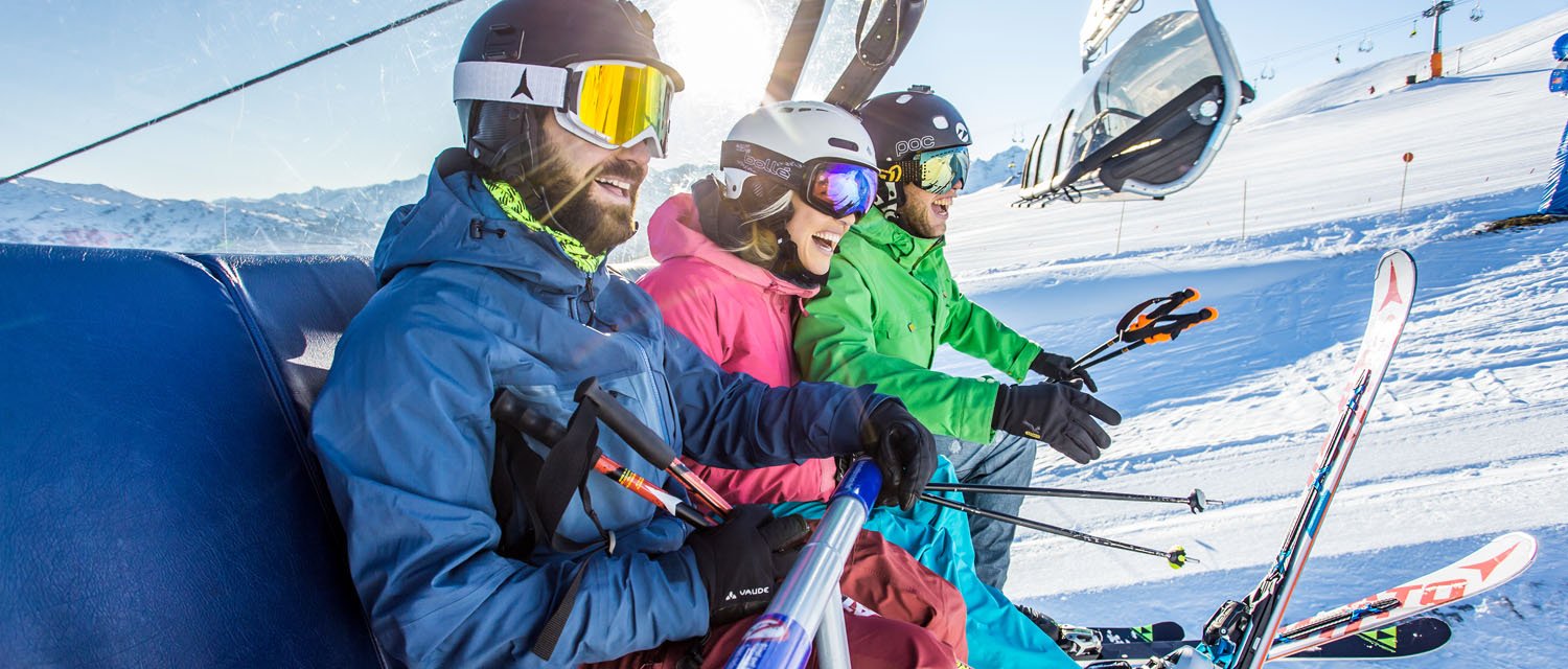 Spaß beim Liftfahren im Skigebiet Hochfügen