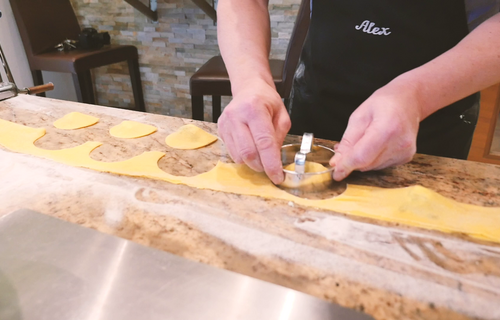 Schlutzkrapfen ausstechen